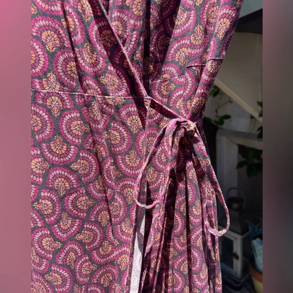 Wrap dress. Fall colors. Midi length. Size XL. - Picture 4 of 9